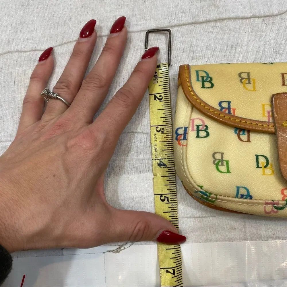 Vintage Logo Dooney And Bourke Wallet‎ Wristlet in Fantastic Condition